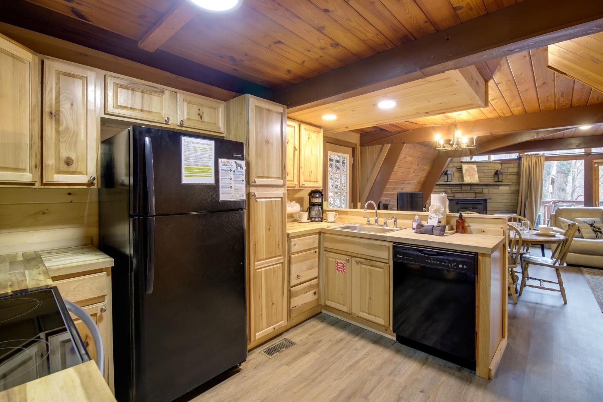 Gatlinburg A-Frame Home With Hot Tub Near Parkway Eksteriør billede