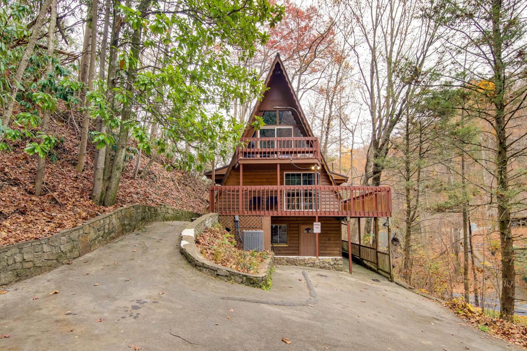 Gatlinburg A-Frame Home With Hot Tub Near Parkway Eksteriør billede