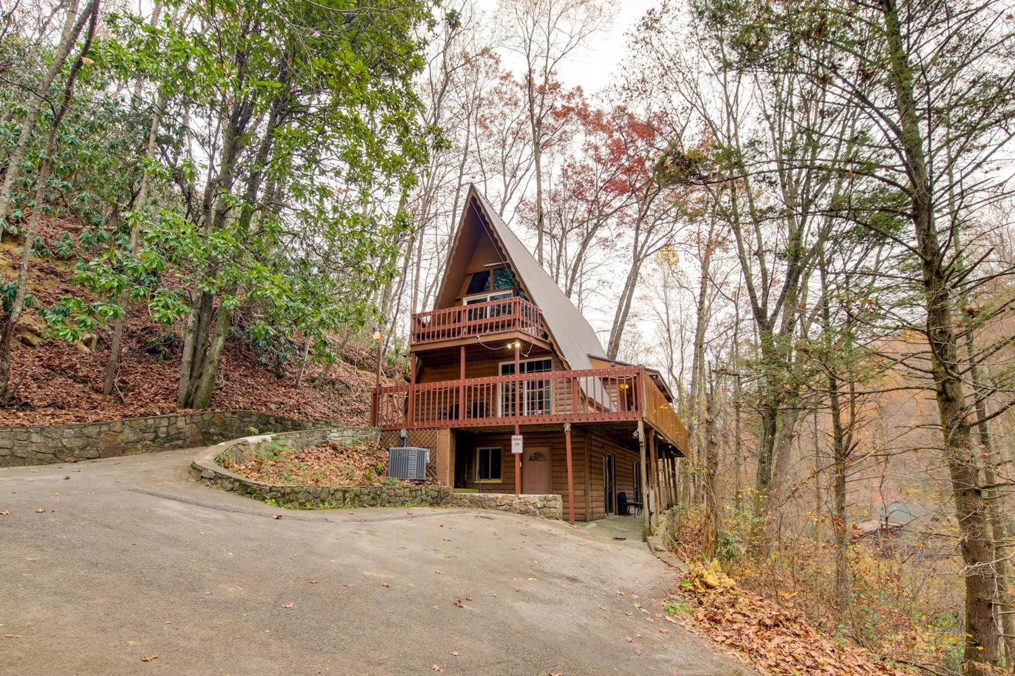 Gatlinburg A-Frame Home With Hot Tub Near Parkway Eksteriør billede